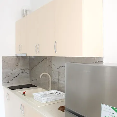 Leva's 3* Sarande