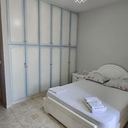 Leva's Guest house 3*