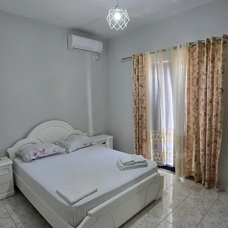 Leva's Guest house Sarande