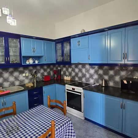 Leva's ساراندا